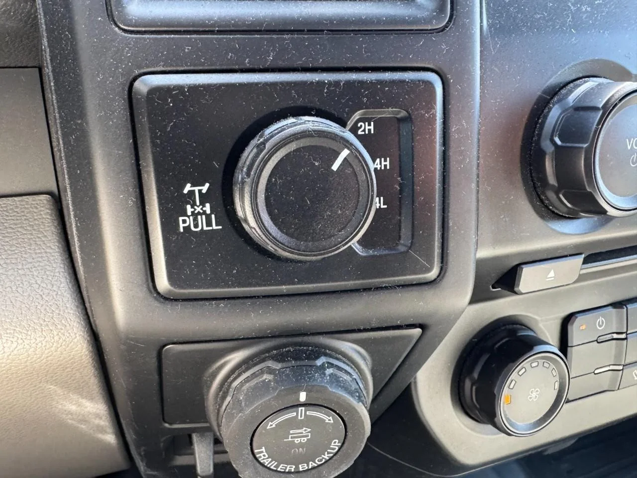 Used 2018 Stone Gray Ford 4WD SuperCab 6.5' Box image 19