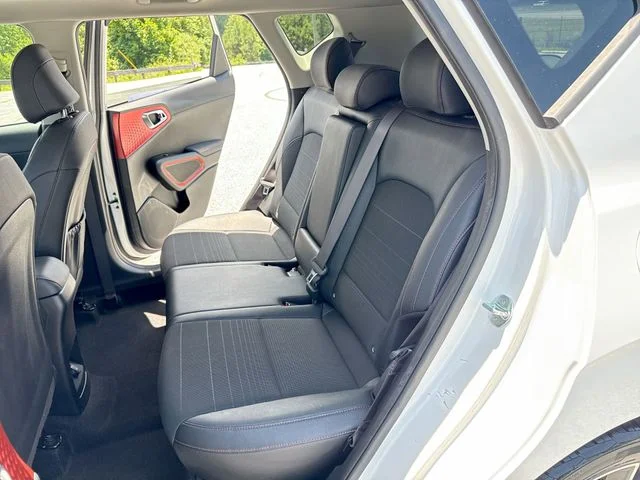 Used 2022 White Kia Turbo image 23