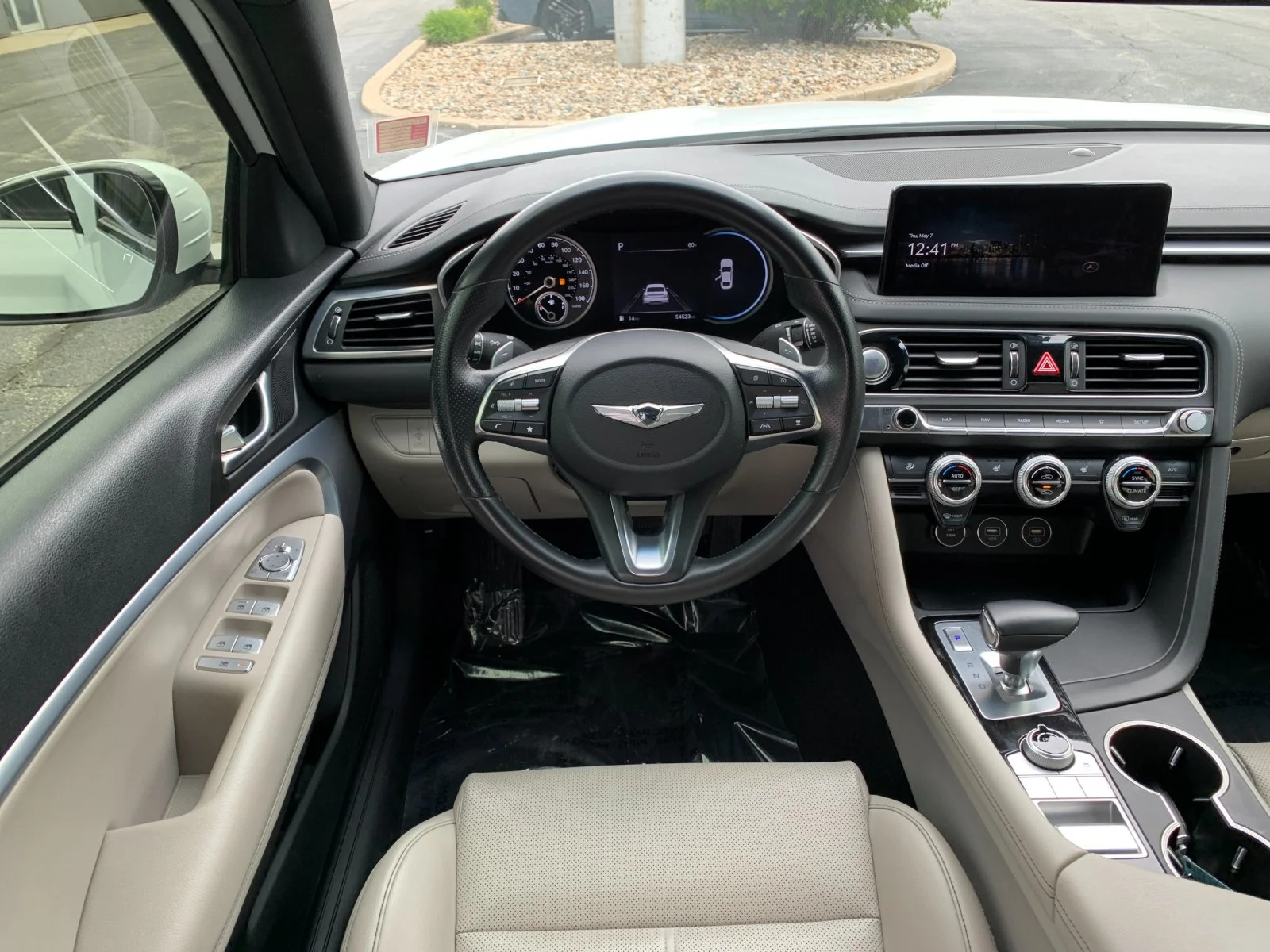 Used 2023 White Genesis 2.0T image 17