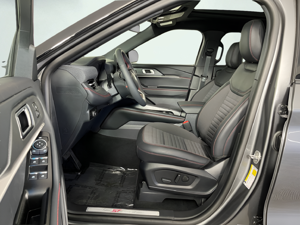 New 2026 Carbonized Gray Metallic Ford ST-Line image 9