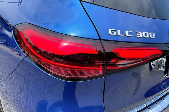 Used 2026 Blue Mercedes-Benz GLC 300 image 25