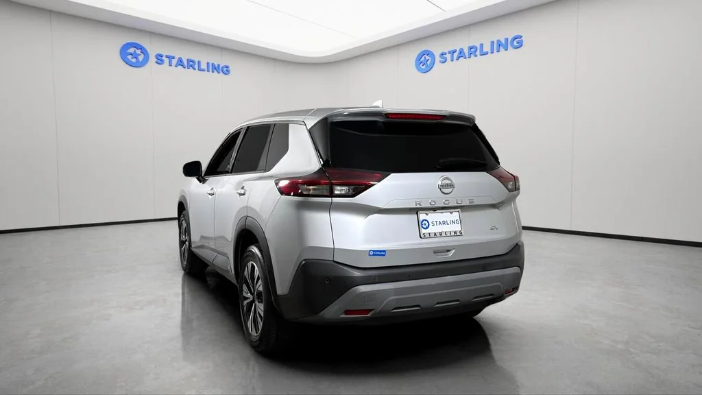 Used 2021 Silver Nissan SV FWD image 6