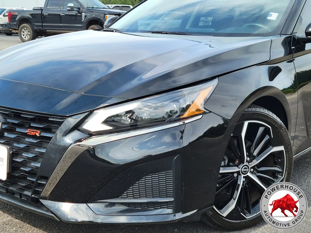 Used 2024 Black Nissan 2.5 SR image 11