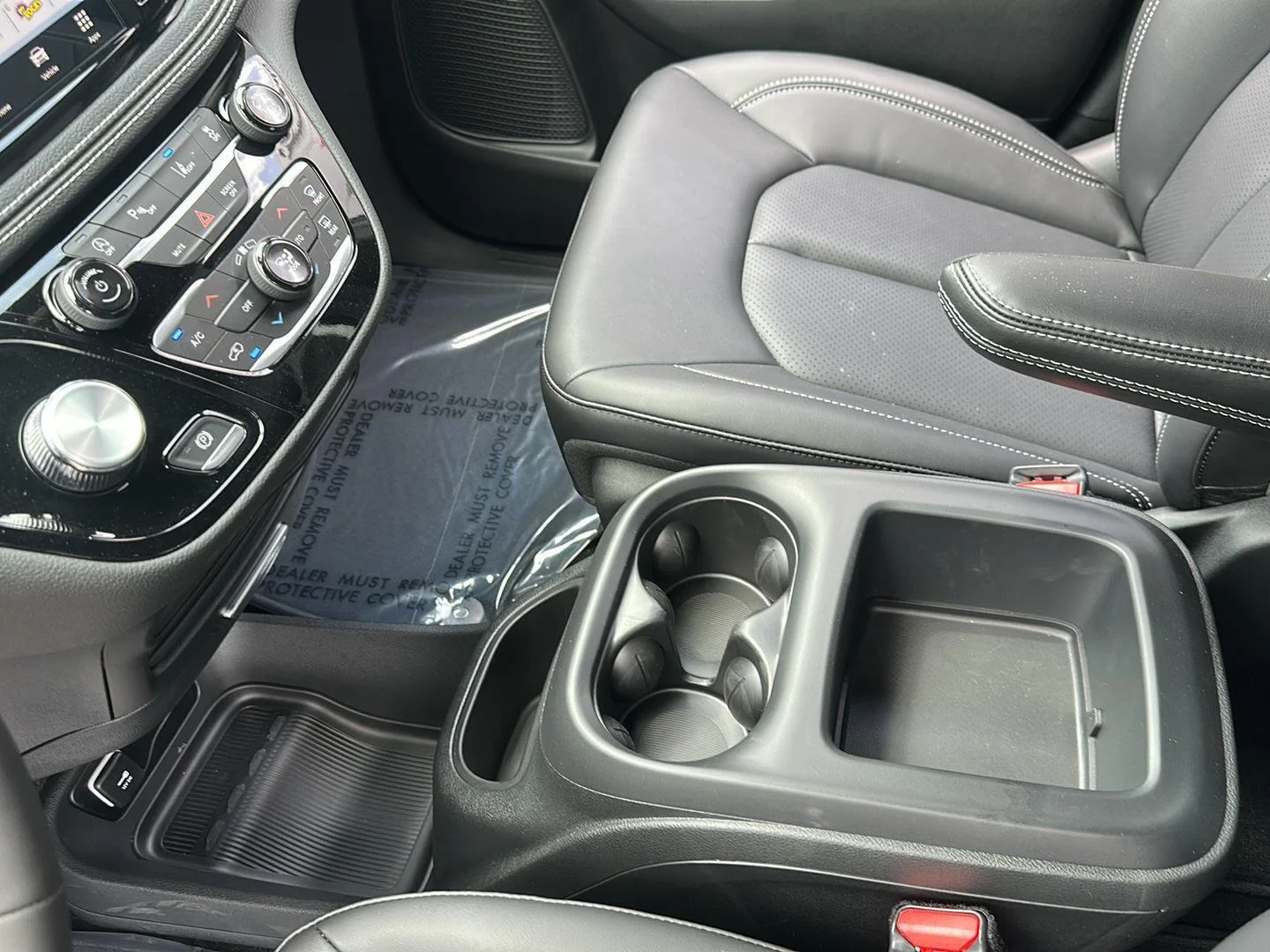 2026 Chrysler Pacifica Select - Photo 26