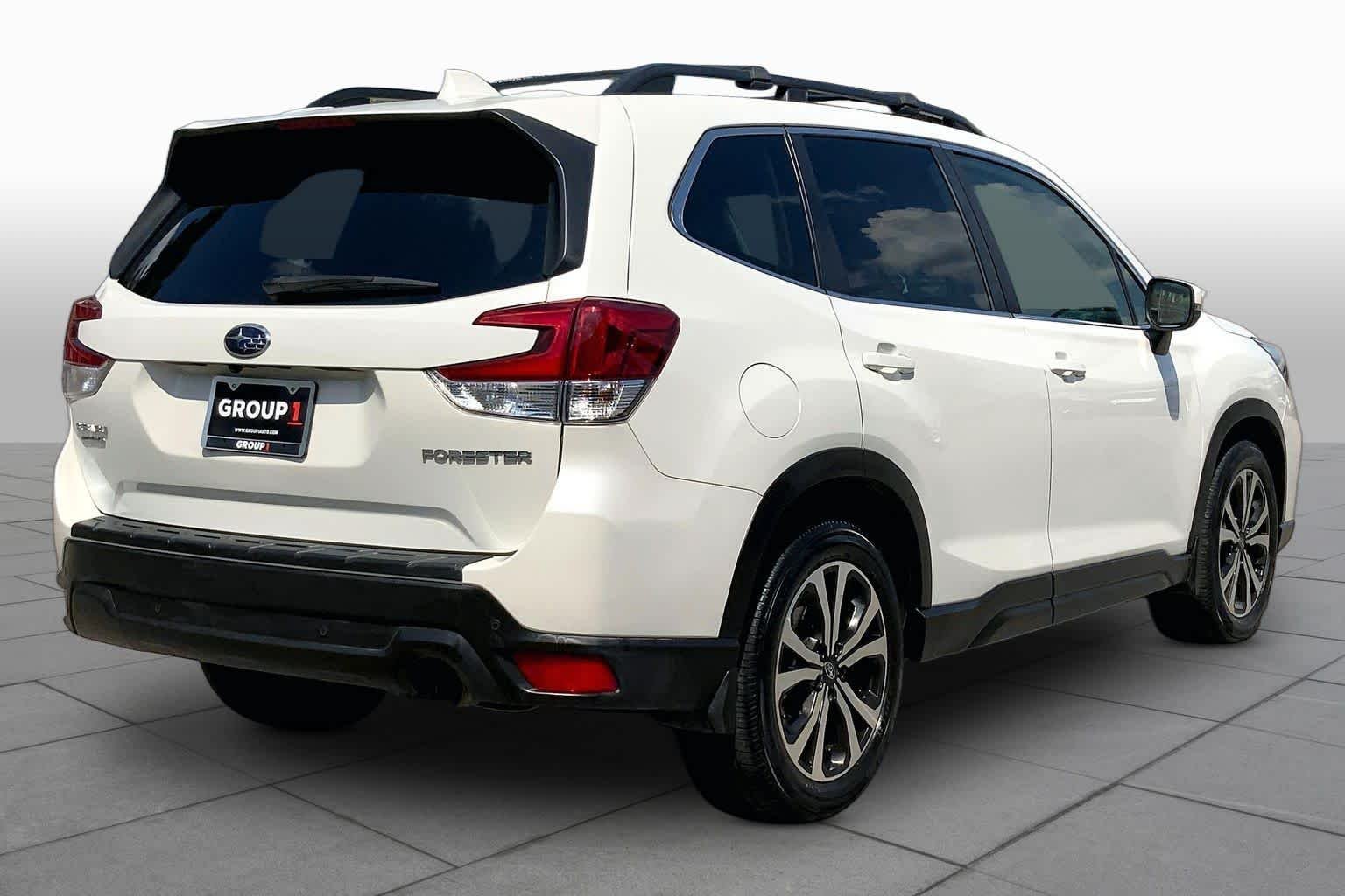 Used 2021 Crystal White Pearl Subaru Limited image 13