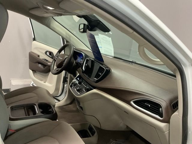 Certified Used 2021 Bright White Clearcoat Chrysler Touring image 23