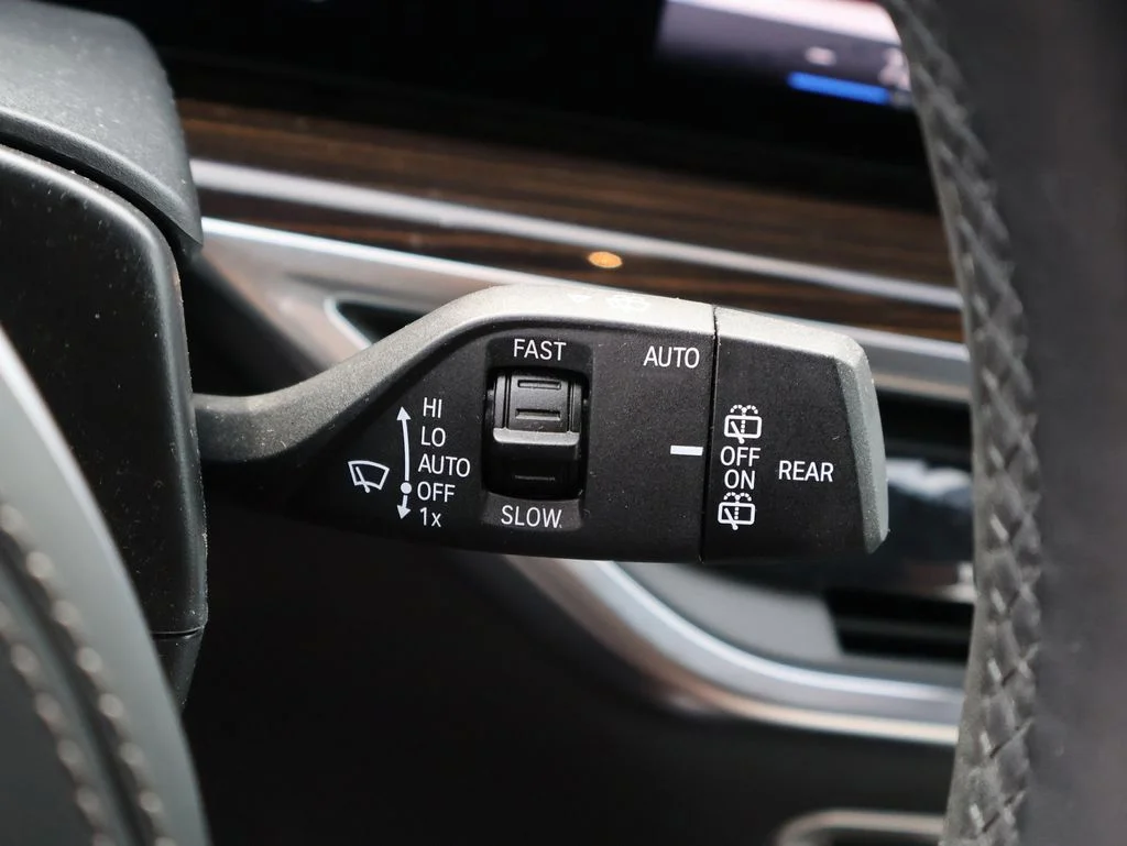 Used 2026 Black BMW xDrive40i image 35