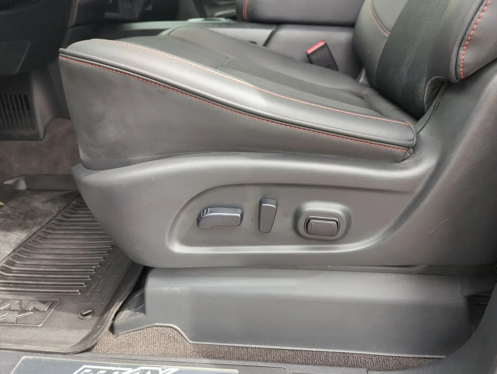 Used 2022 Beige Nissan PRO-4X image 12