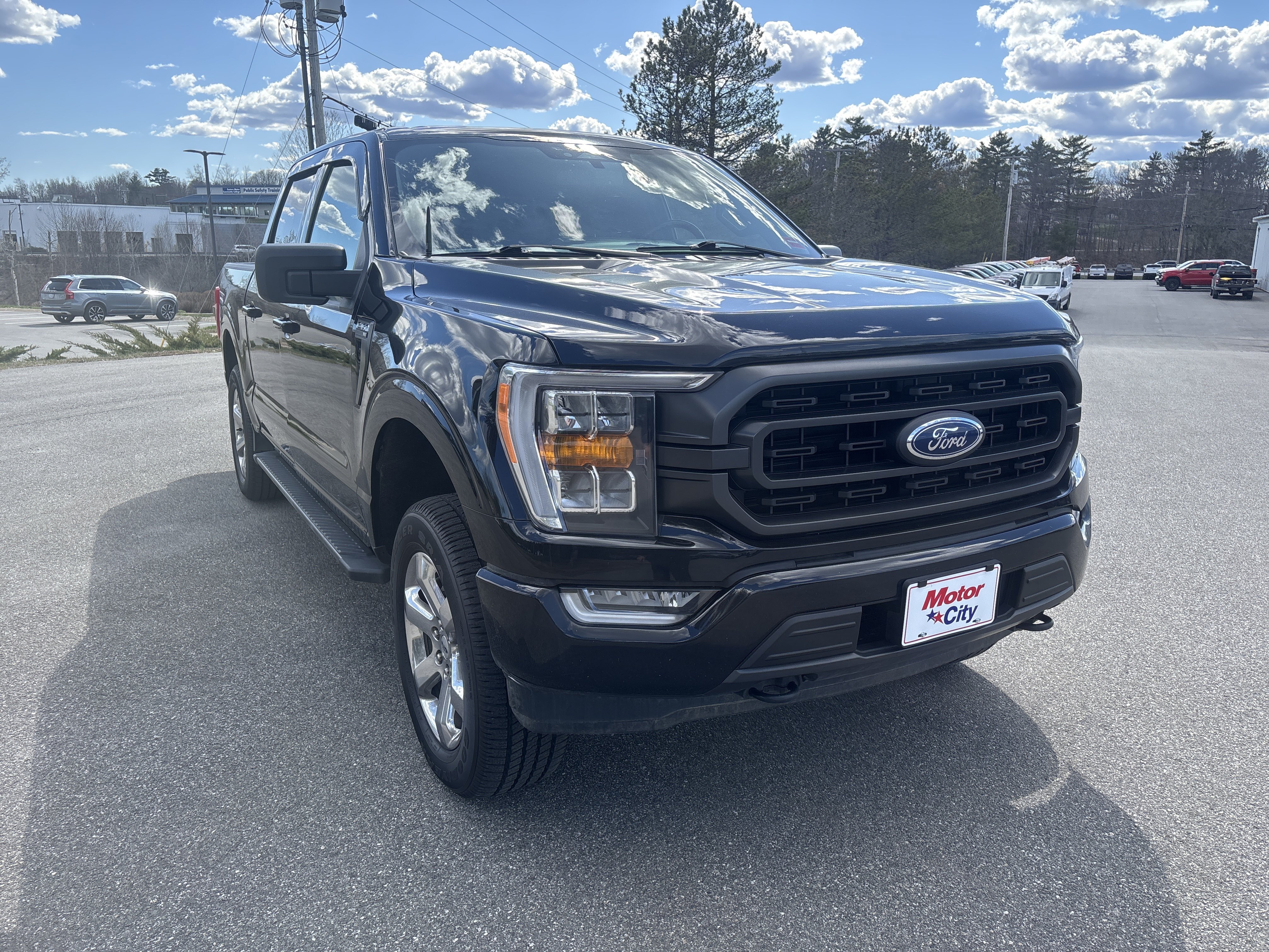 Used 2022 Agate Black Metal Ford XLT image 7
