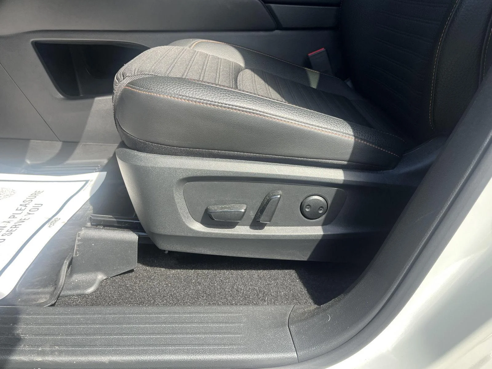 Certified Used 2025 Glacier White Nissan Rock Creek image 24