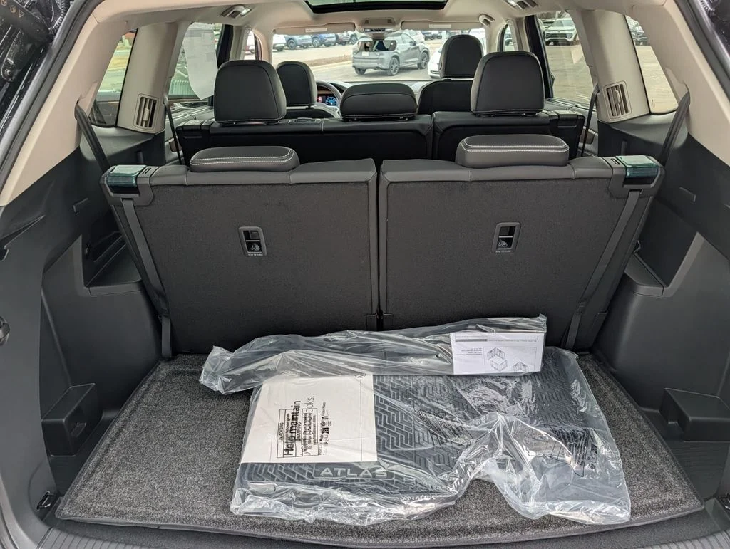 New 2026 Black Volkswagen 2.0T SE w/Technology image 15