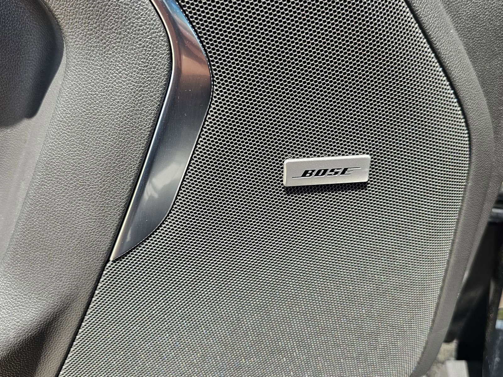 2025 Chevrolet Suburban Premier - Photo 19