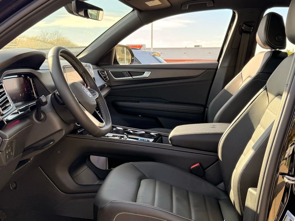 New 2026 Deep Black Pearl Volkswagen 2.0T SEL image 10