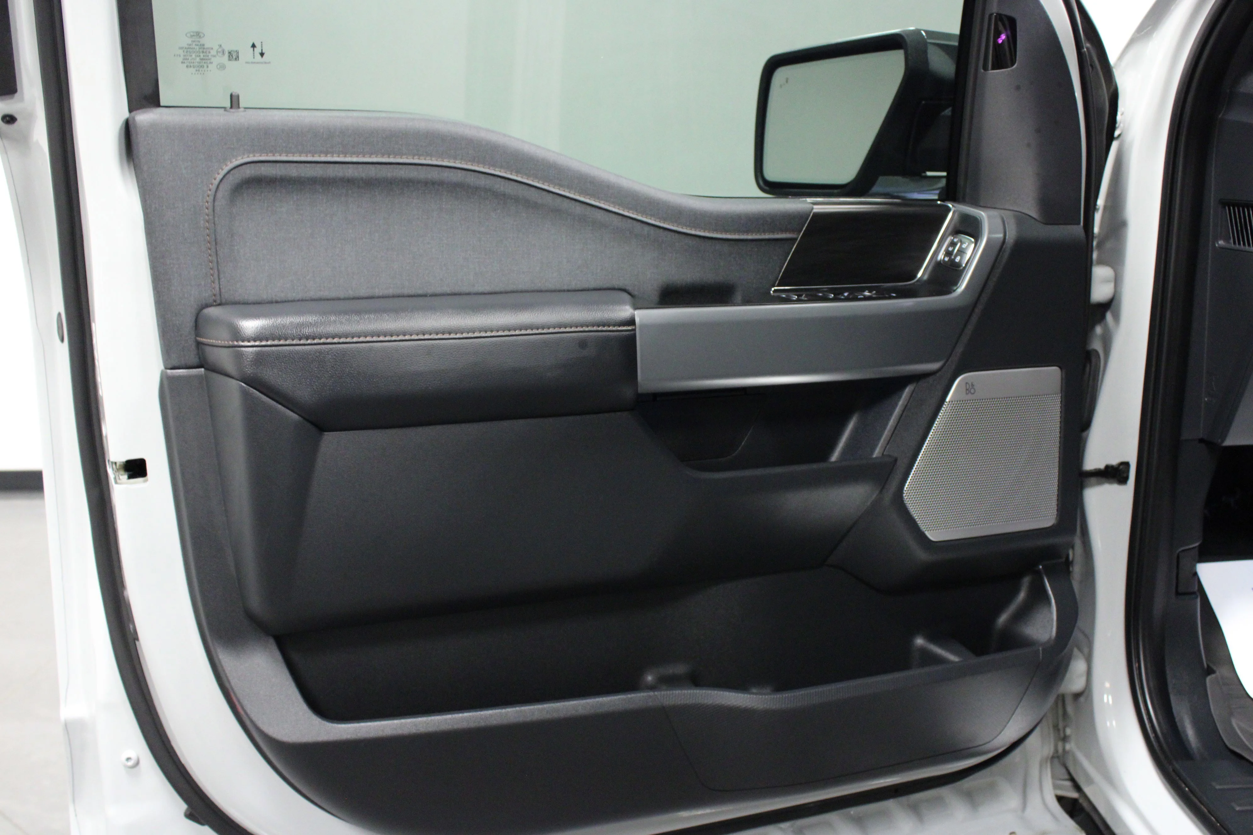 Used 2024 Avalanche Ford LARIAT image 11