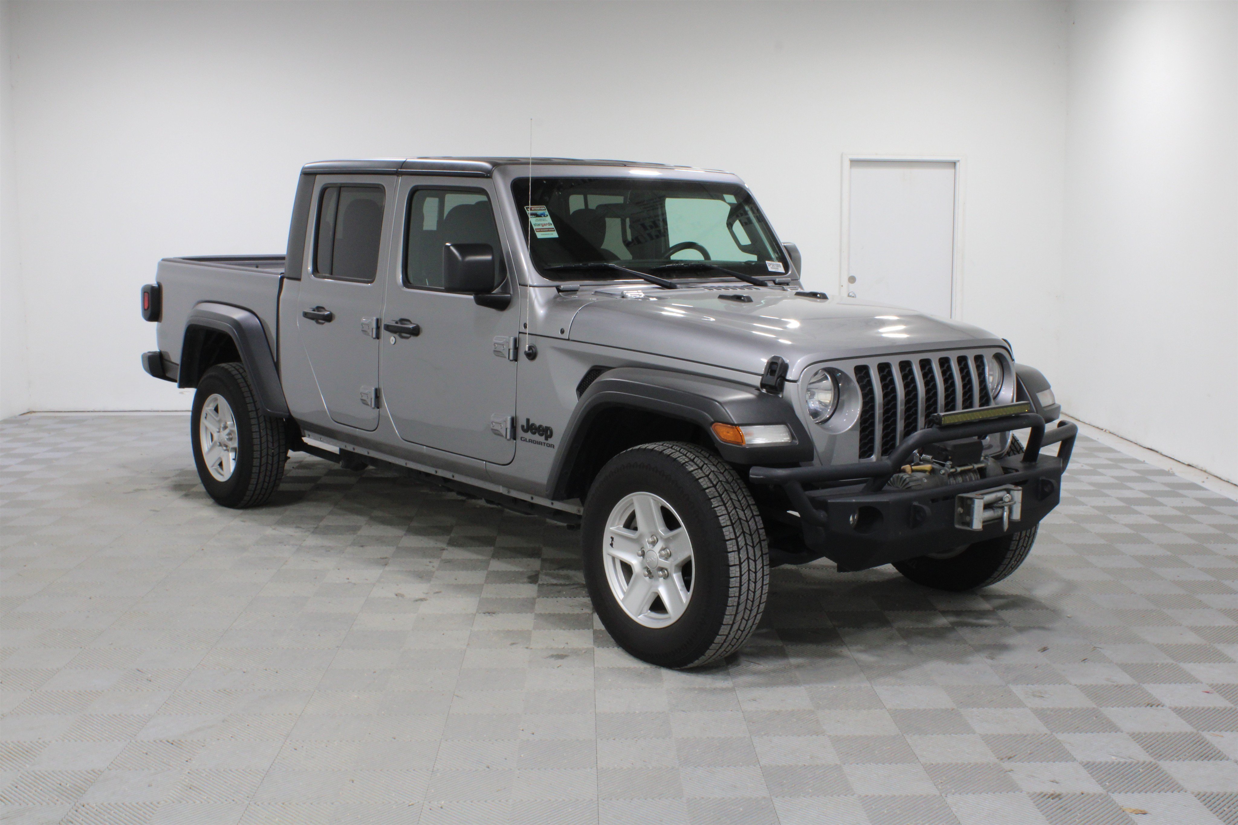 Used 2020 Billet Silver Metallic Clearcoat Jeep Sport S image 1