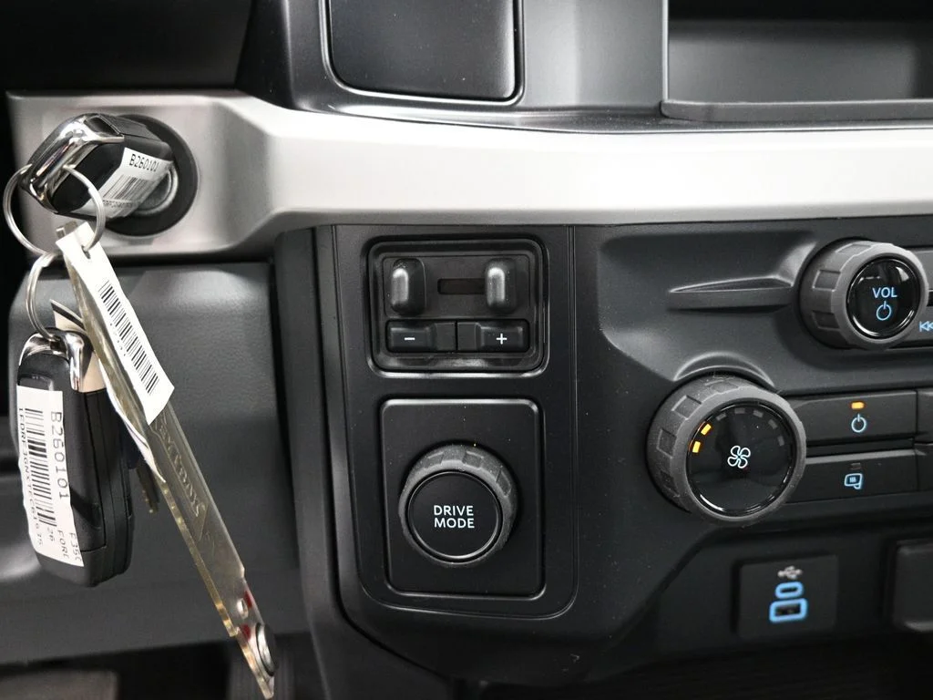 2026 Ford F-350 Super Duty Chassis Cab XL - Photo 15