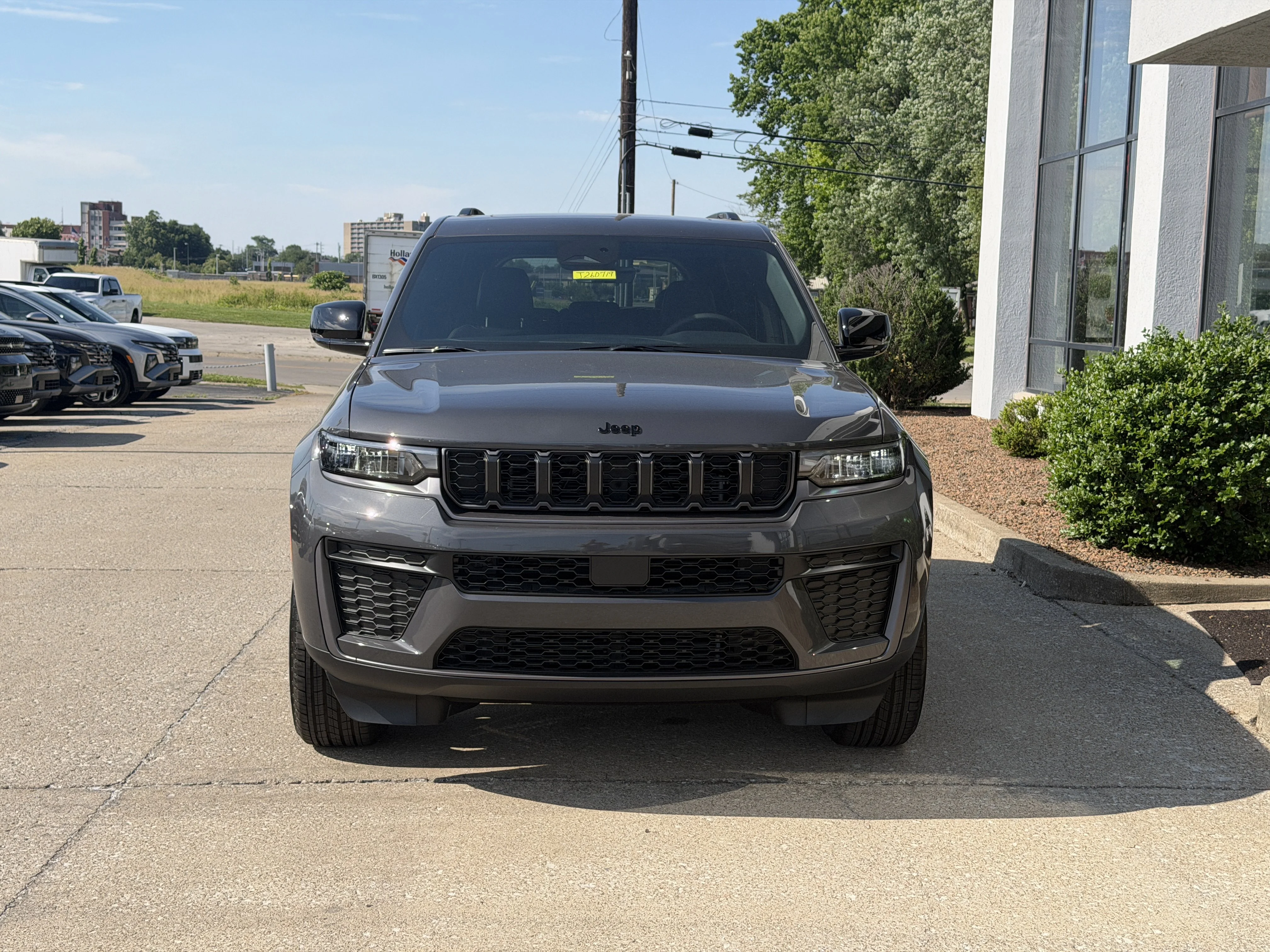 New 2026 Baltic Gray Metallic Clear-Coat Exterior Paint Jeep Altitude image 17