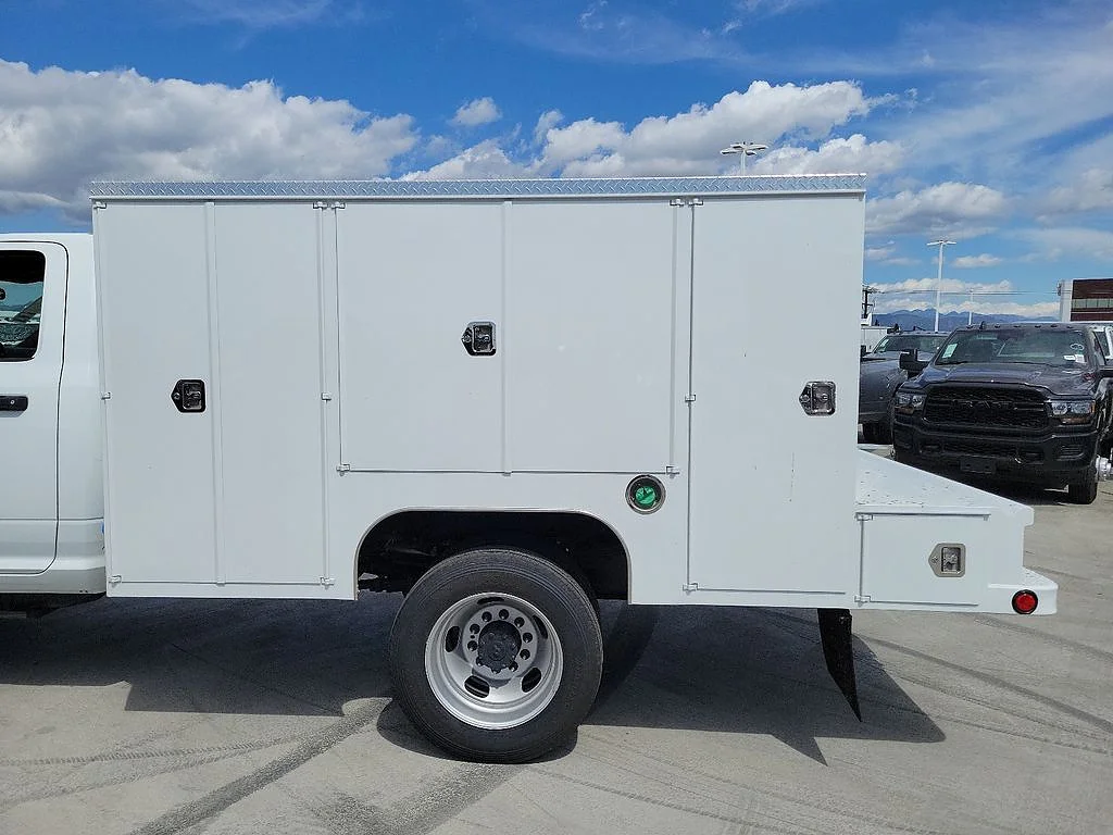 New 2024 Bright White Clearcoat RAM Tradesman/SLT image 16