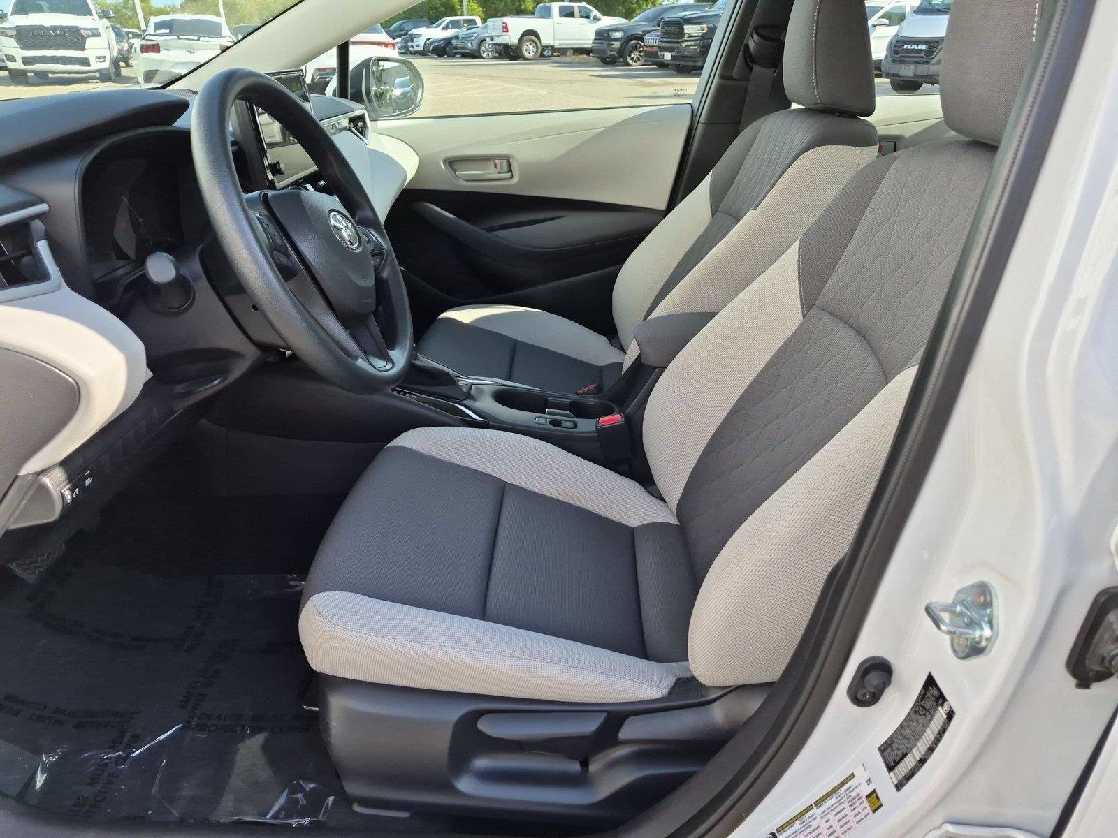 Used 2026 Wind Chill Pearl Toyota LE image 17