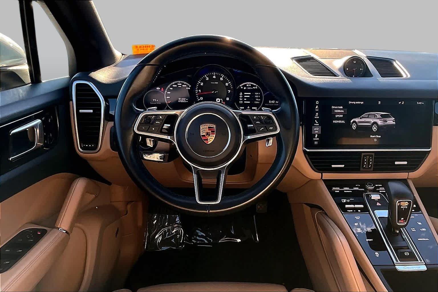 Used 2019  Porsche  image 5