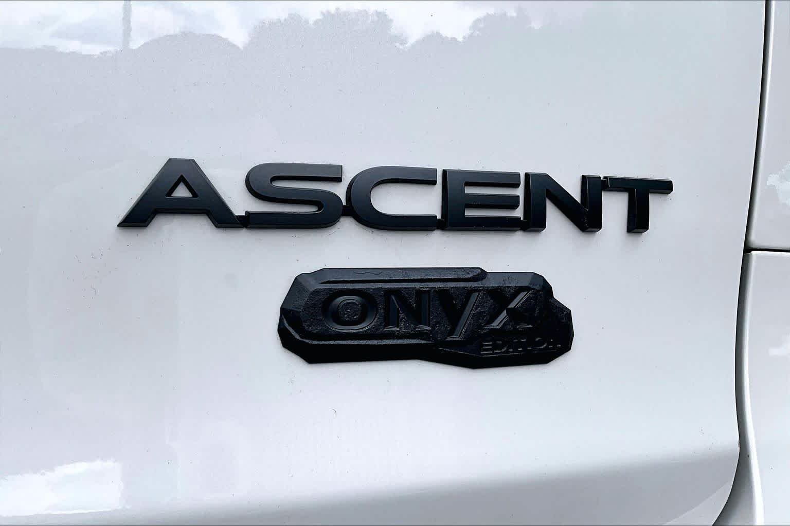 Used 2023 Crystal White Pearl Subaru Onyx Edition image 10