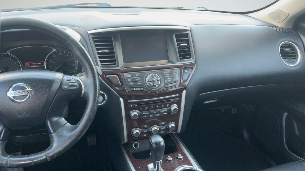 Used 2015 Cayenne Nissan Platinum image 8