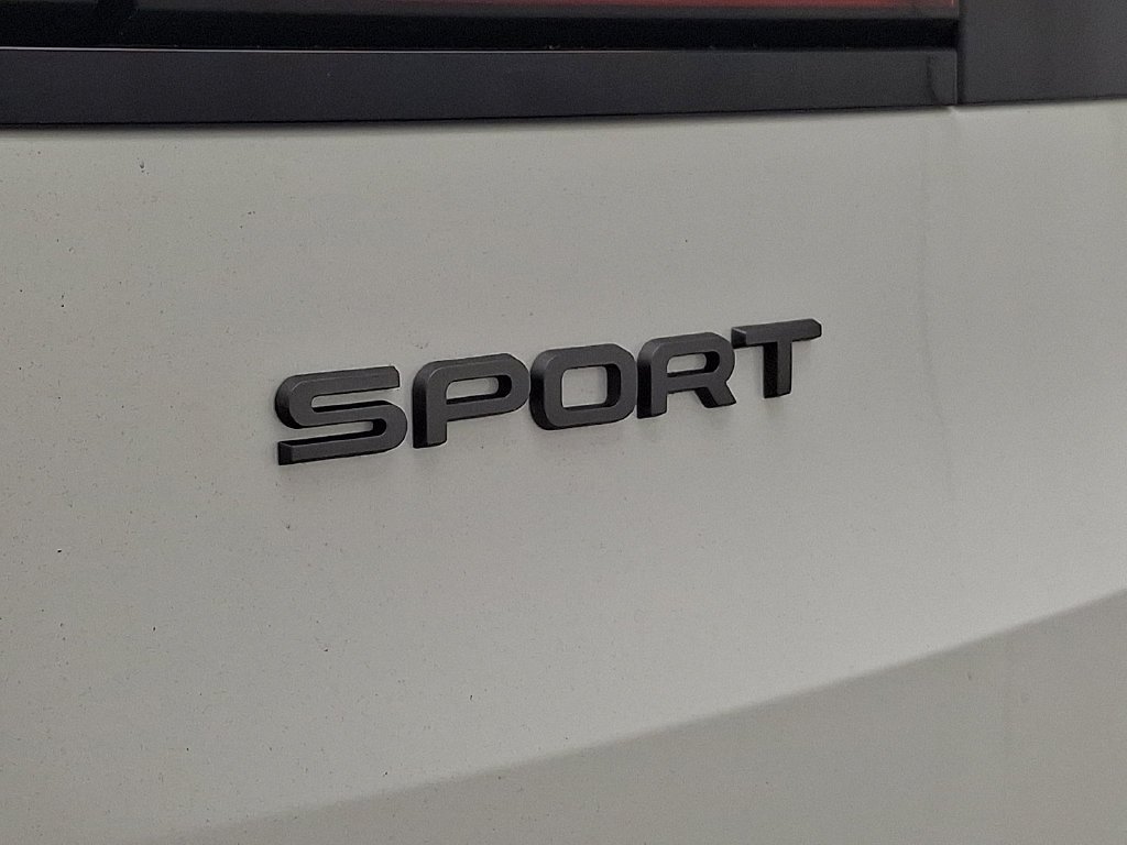 New 2027 Fuji White Land Rover SE image 23
