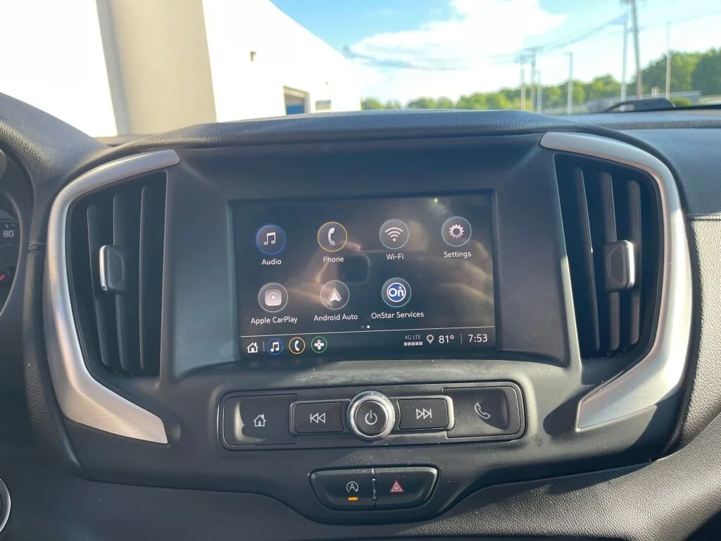 Used 2023 Marine Metallic GMC SLE image 8