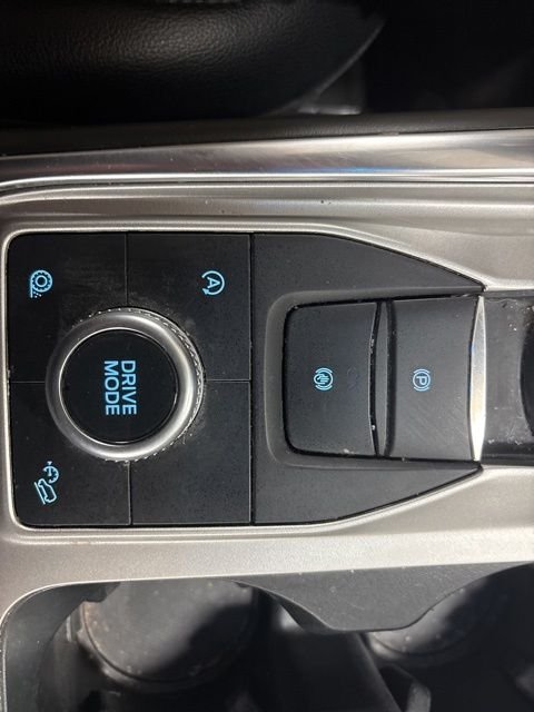 Used 2020 Red Ford XLT image 24