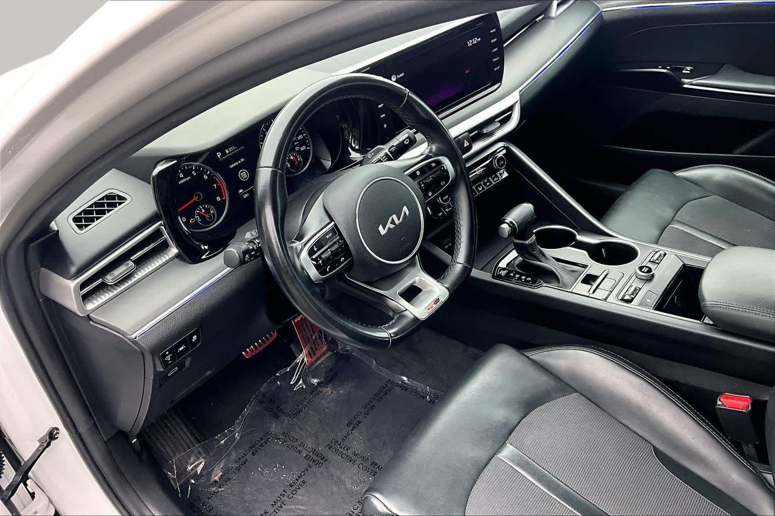 Used 2022 Glacial White Pearl Kia GT-Line image 18