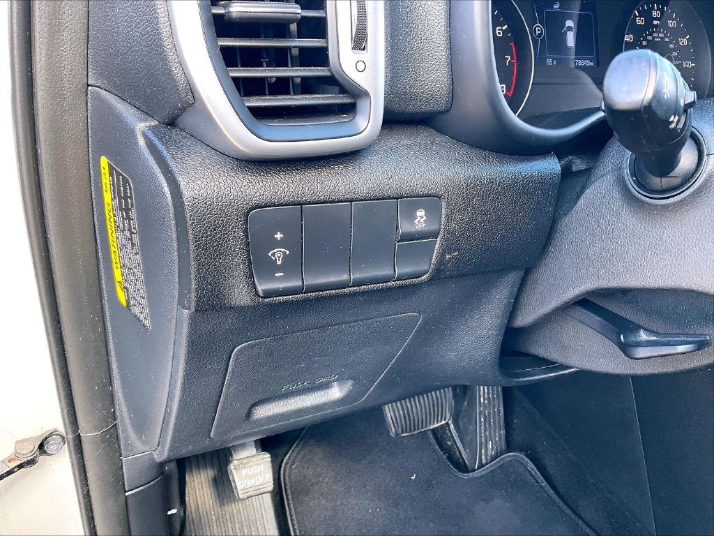 Used 2017 Sparkling Silver Kia LX image 25