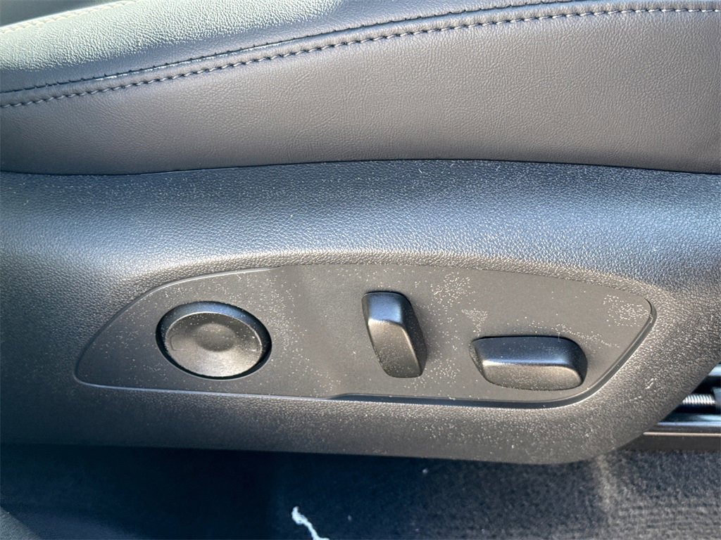 2026 GMC ACADIA - Image 40