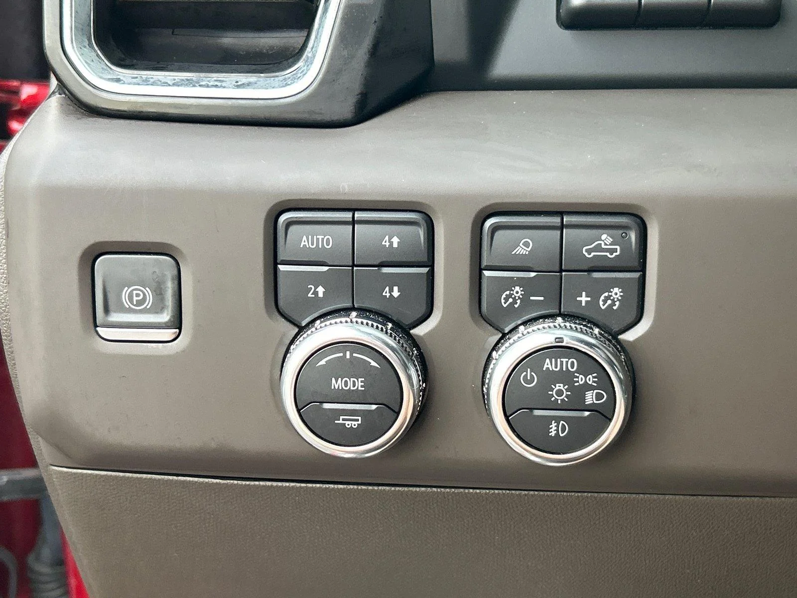 Used 2024 Volcanic Red Tintcoat GMC Denali image 31
