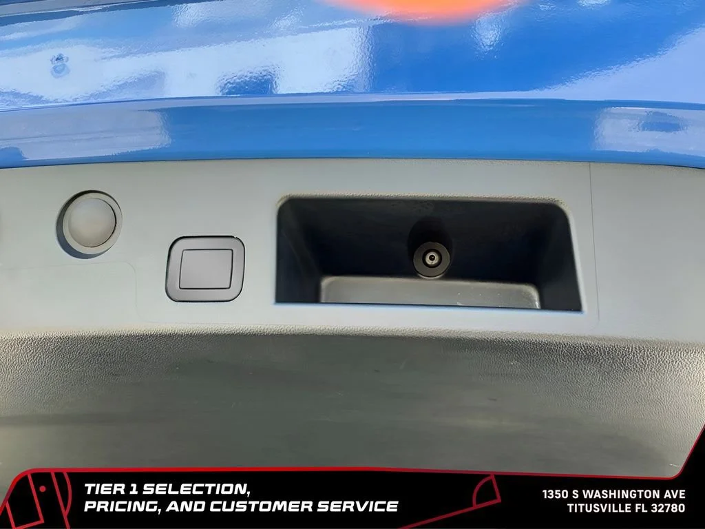 Used 2025 Reef Blue Metallic Chevrolet RS image 34