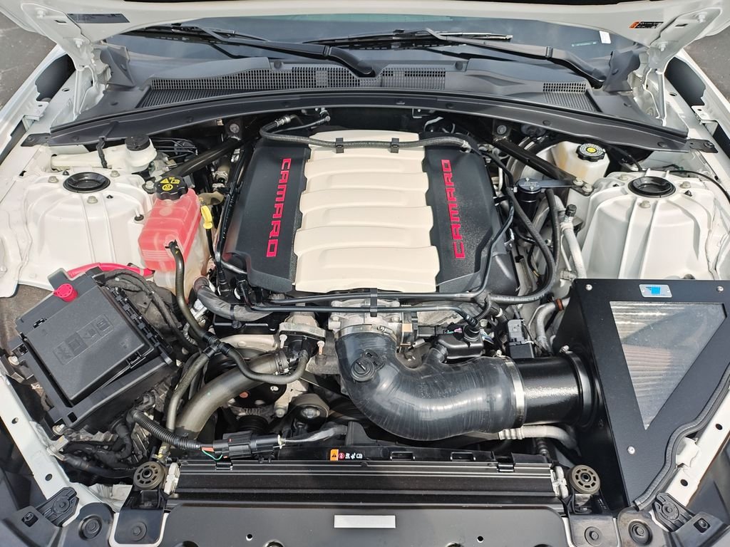 Used 2022 White Chevrolet LT1 image 24