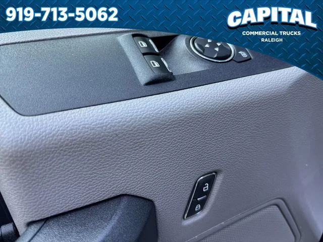 Used 2022 White Ford XL image 21