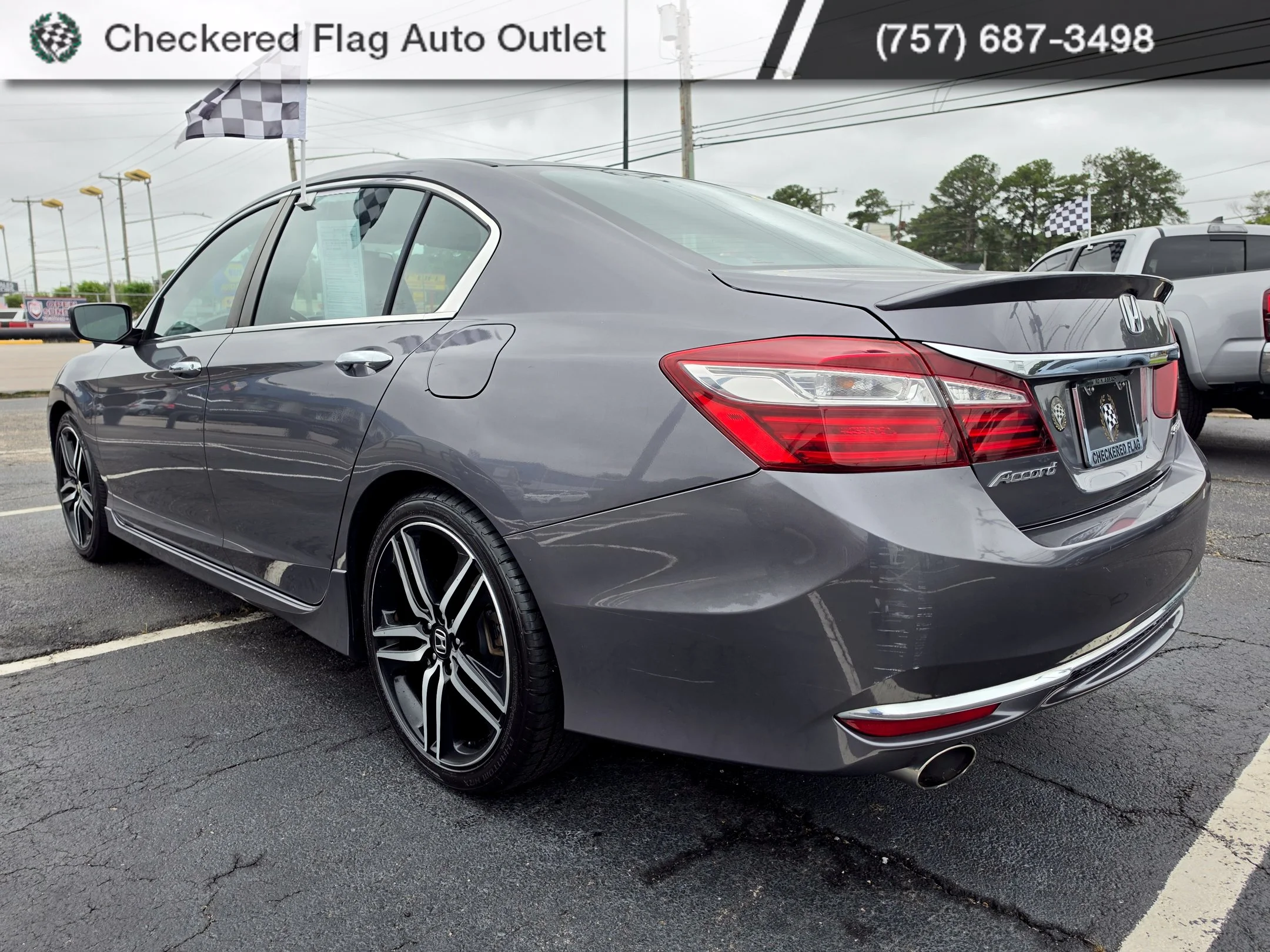 Used 2016 Modern Steel Metallic Honda Sport image 3