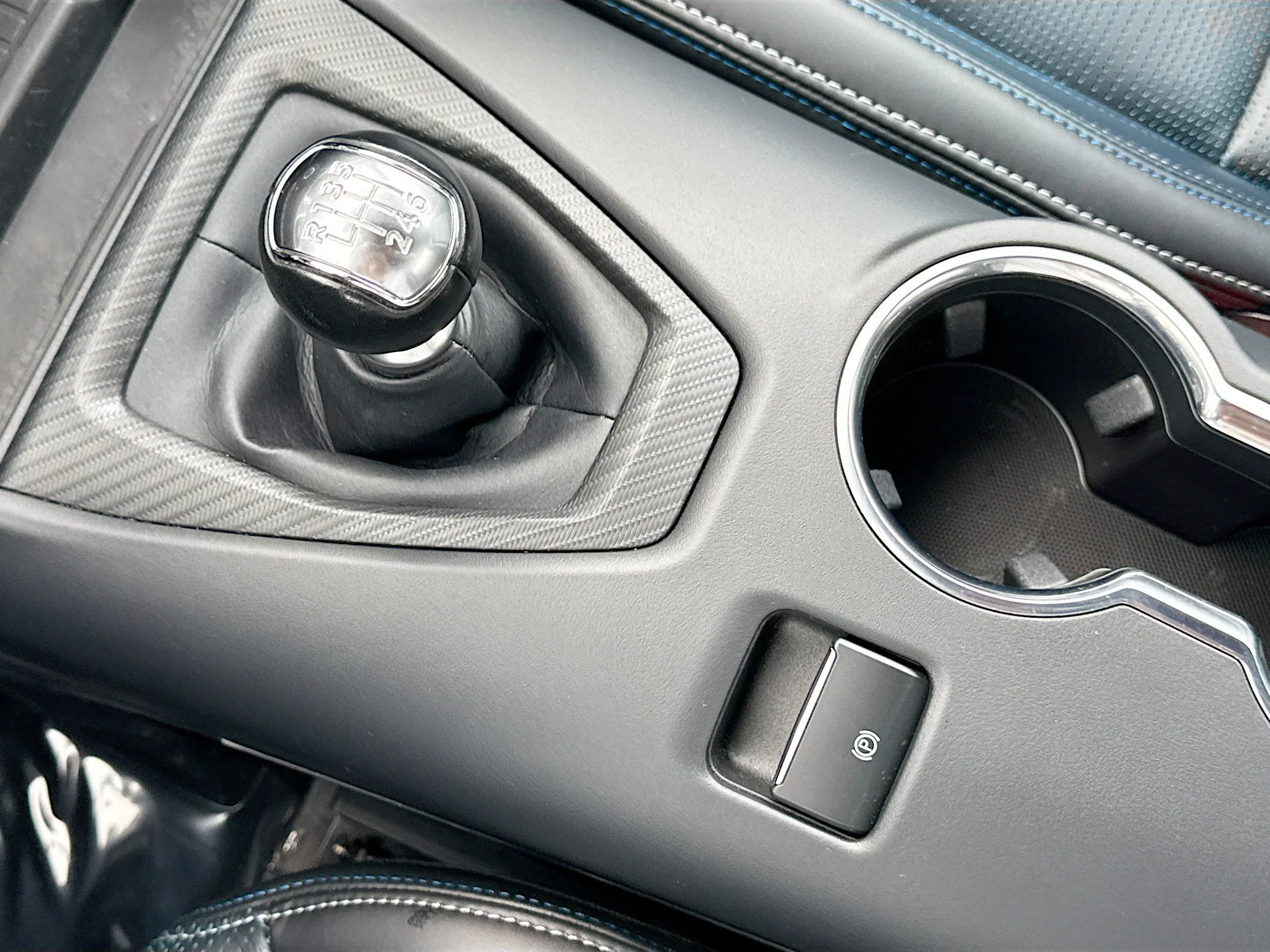Used 2024 Grabber Blue Metallic Ford GT Premium image 26