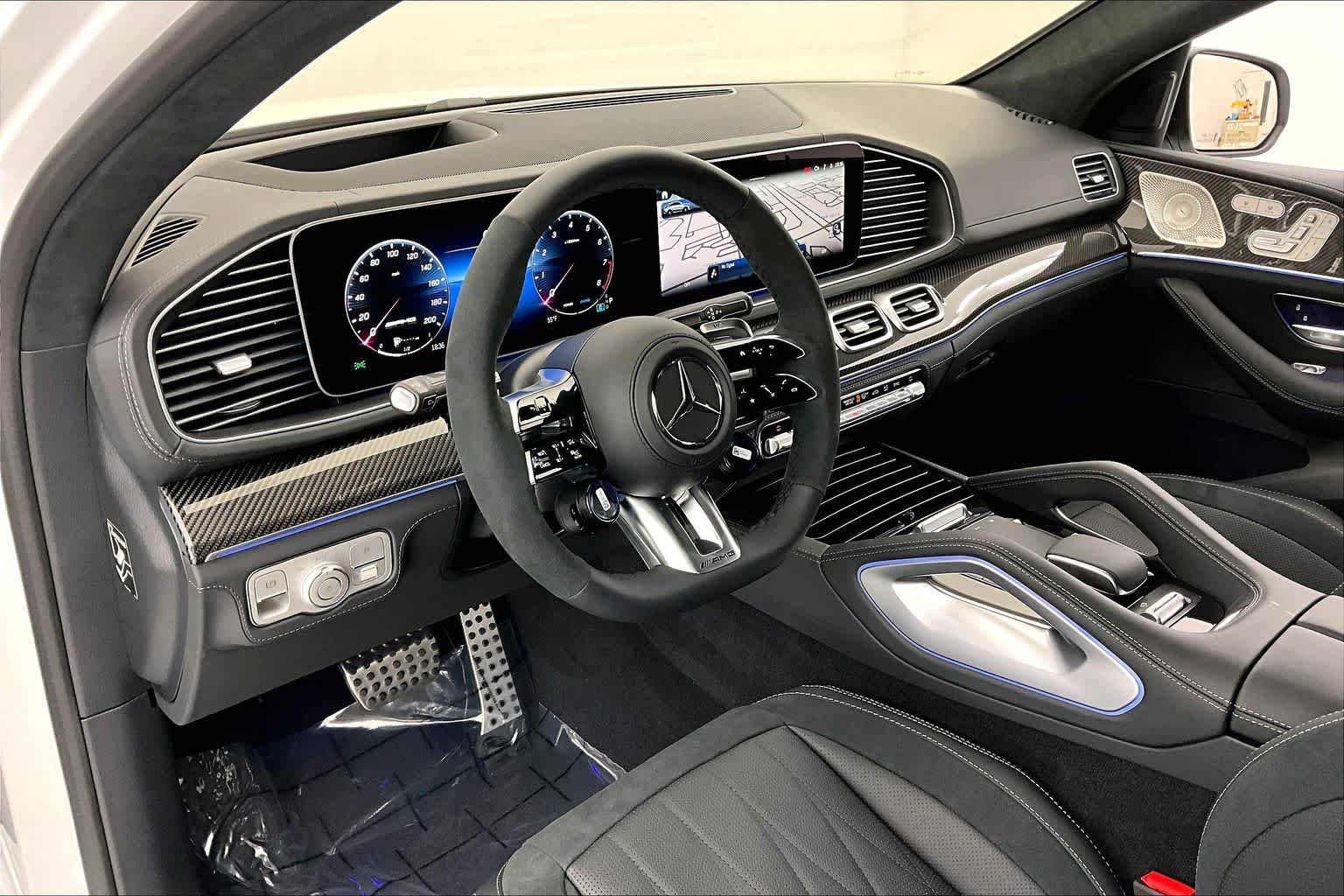 New 2026 MANUFAKTUR Moonlight White Metallic Mercedes-Benz AMG® GLE 63 S 4MATIC+ Coupe image 2