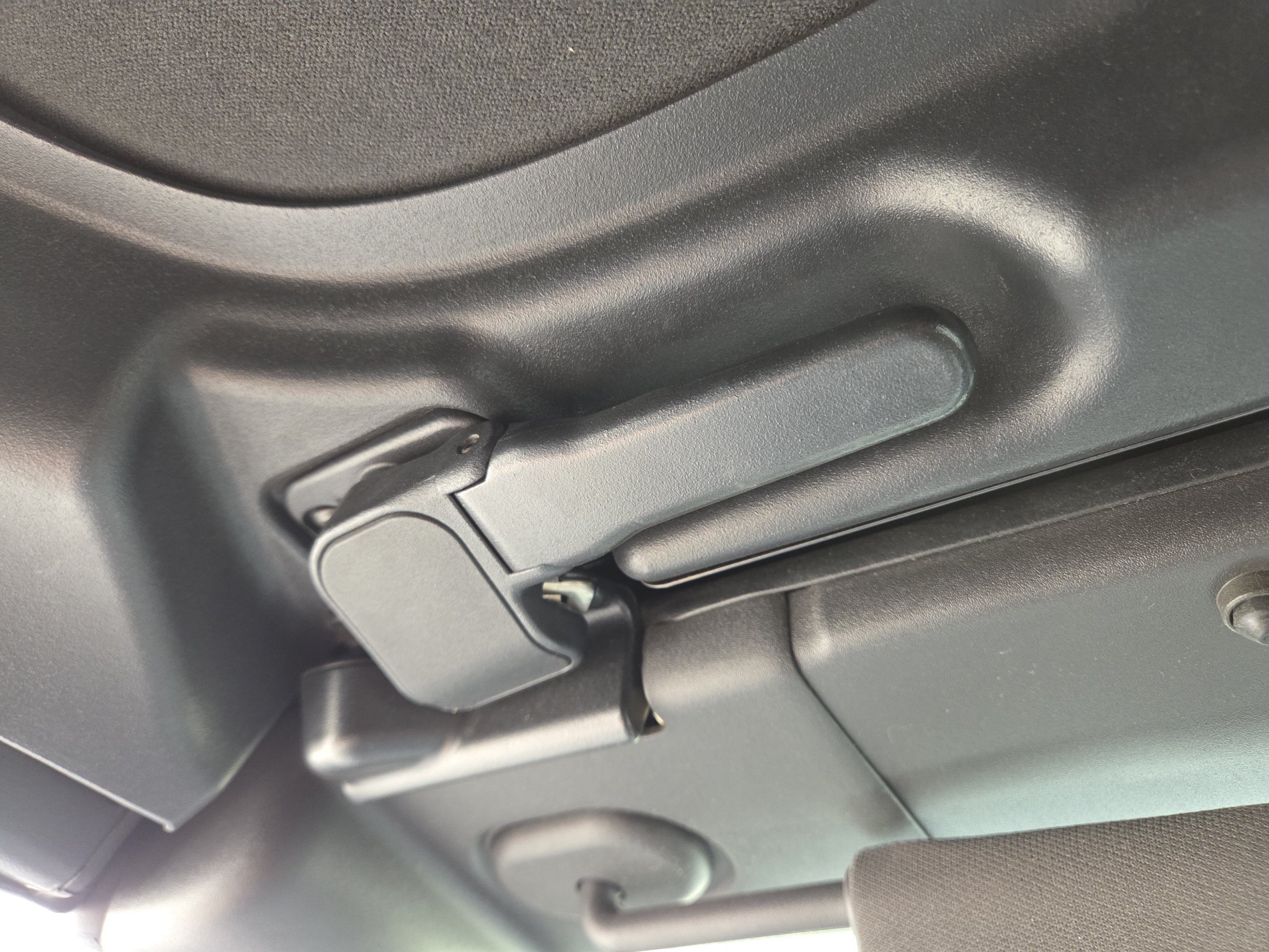 Used 2014 Black Ford V6 image 9
