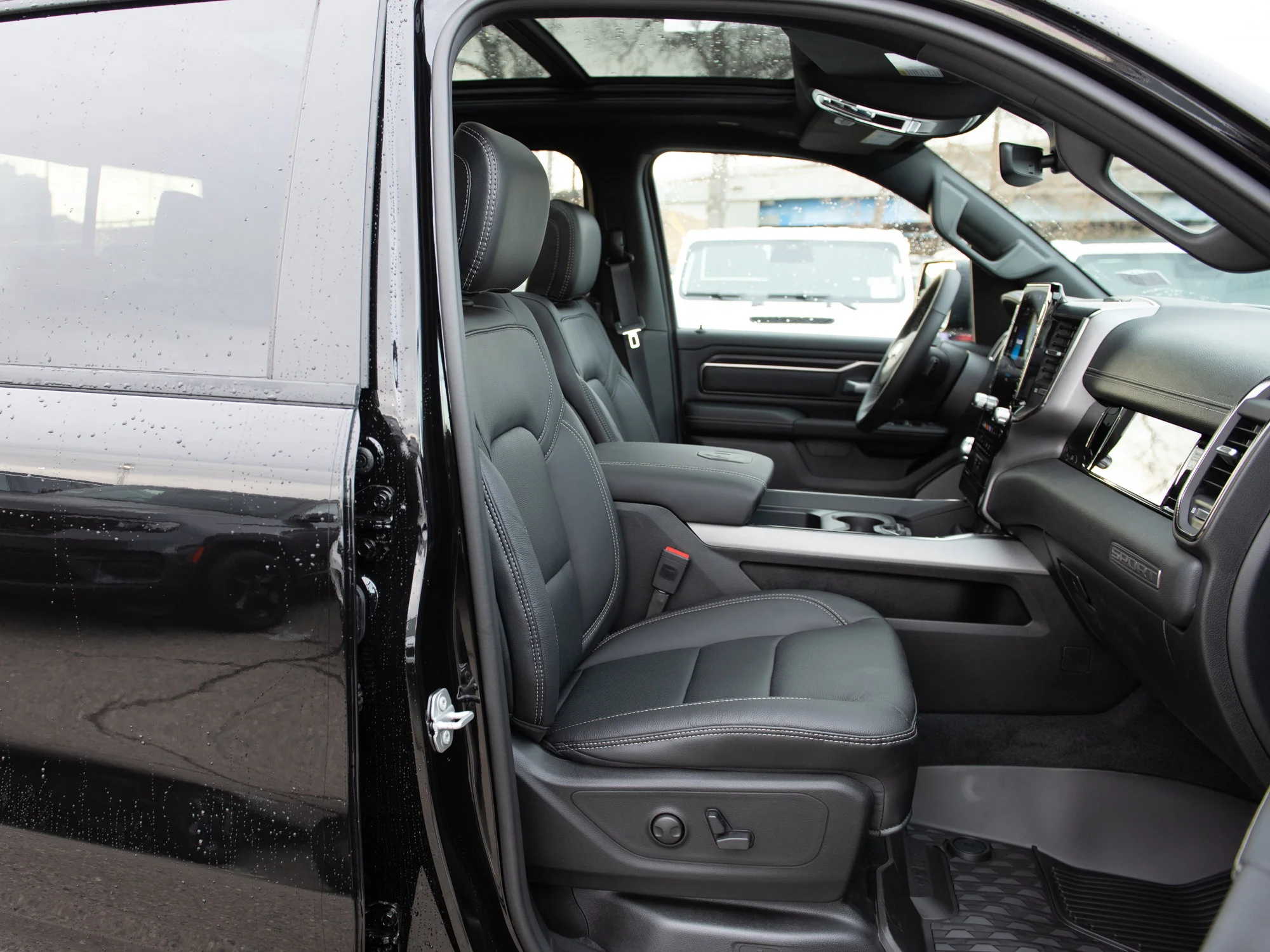 New 2026 Black RAM Sport* HEMI V8 image 27