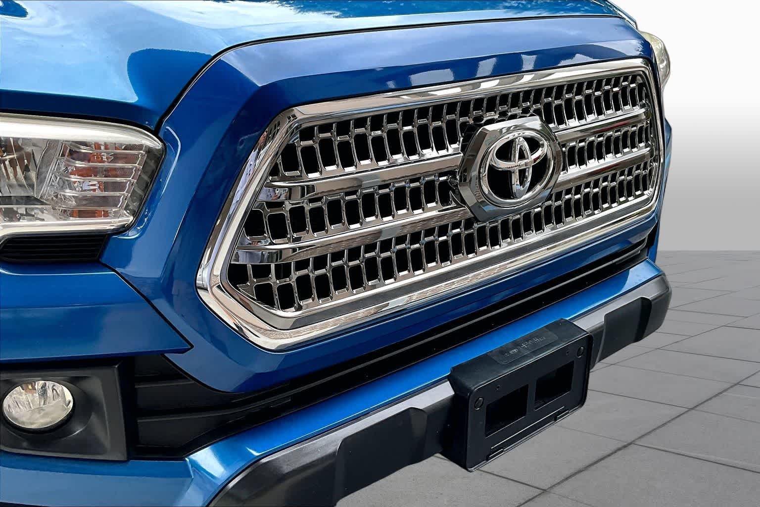 Used 2017 Blazing Blue Pearl Toyota TRD Off Road image 27