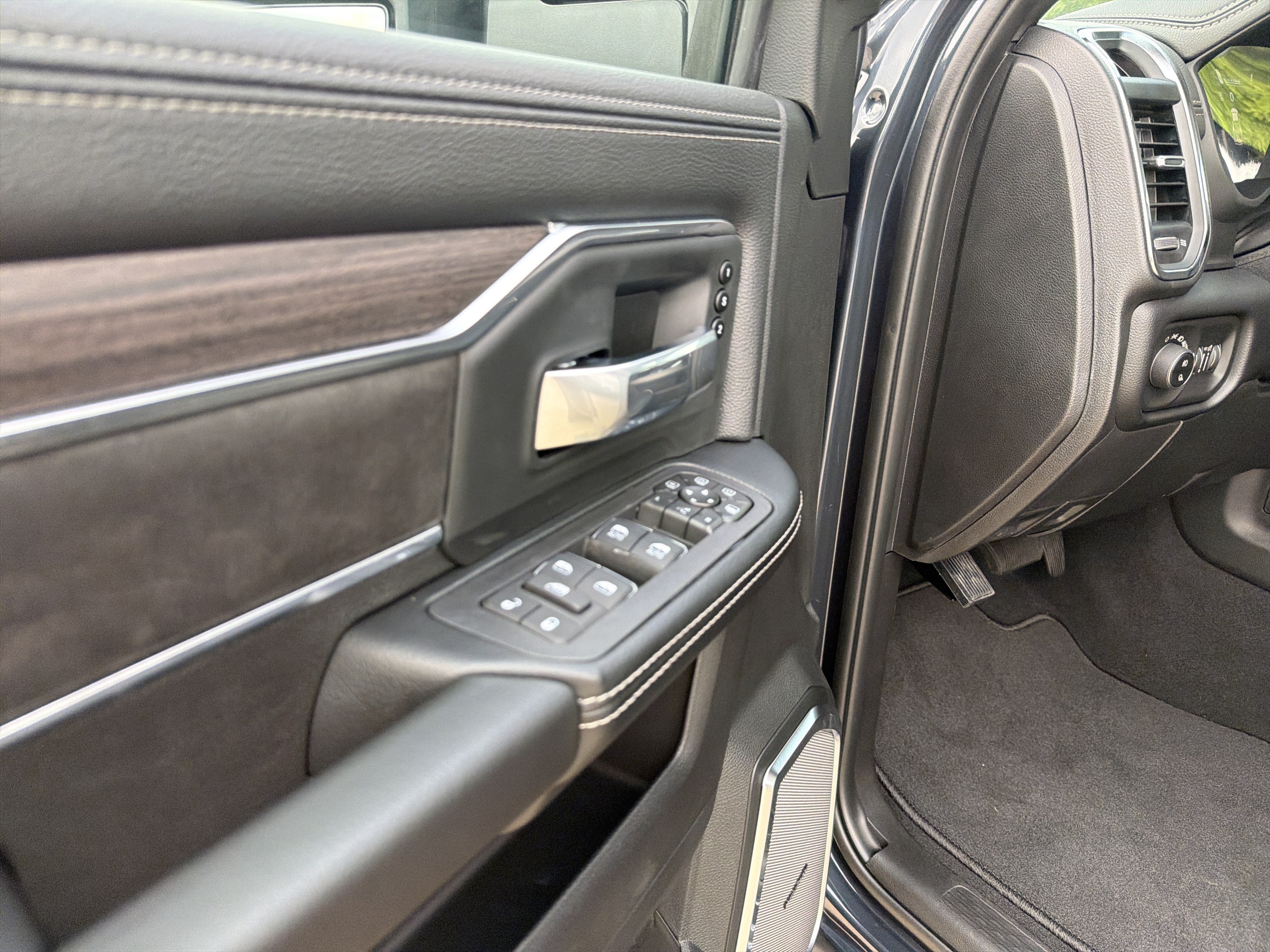 New 2026 Forged Blue Metallic Exterior Paint RAM Laramie image 12