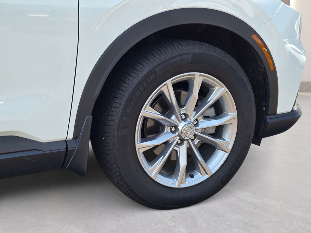 Used 2023 White Honda EX image 12