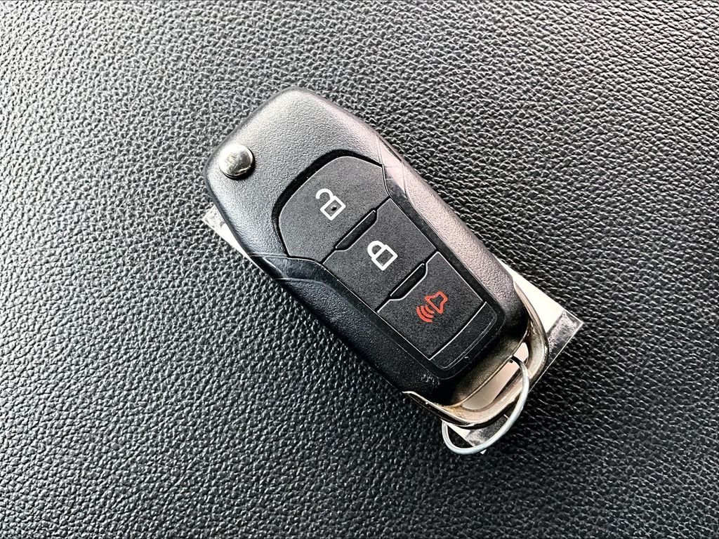 Used 2023 Oxford White Ford XLT image 11