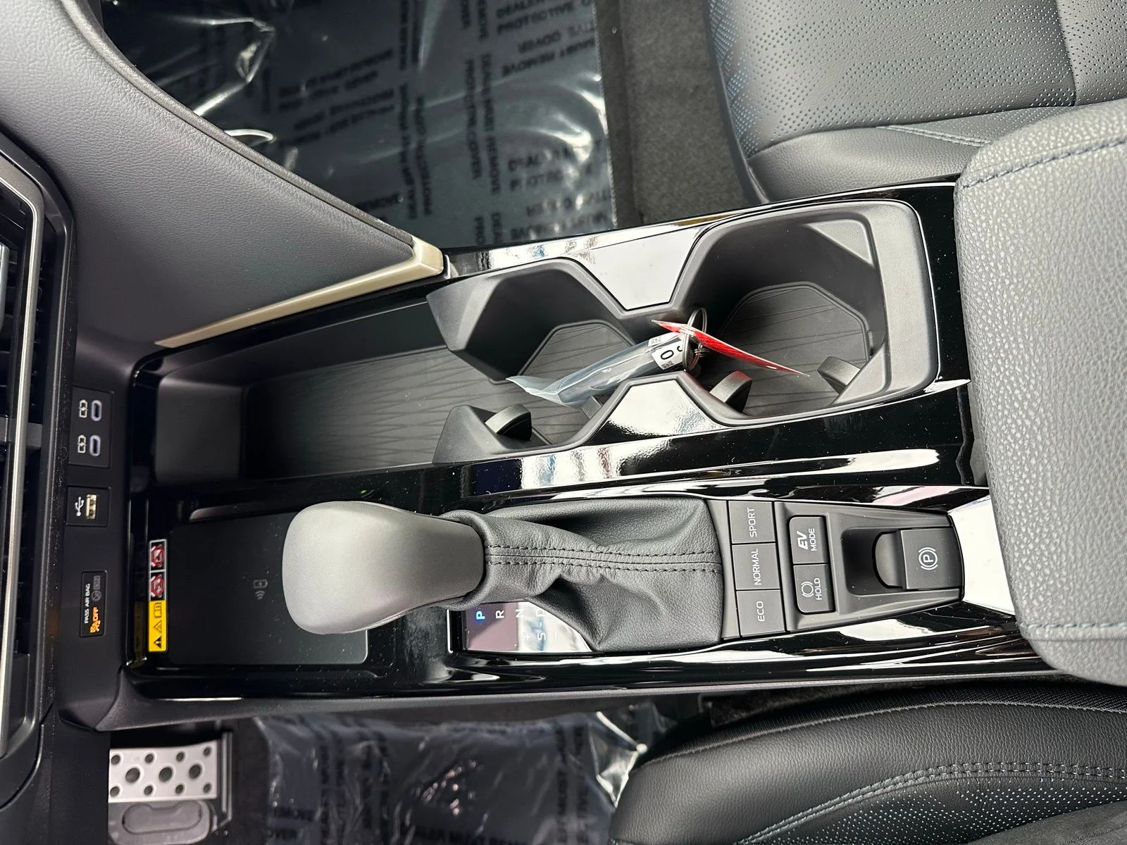 2026 Toyota Camry XSE - Photo 17