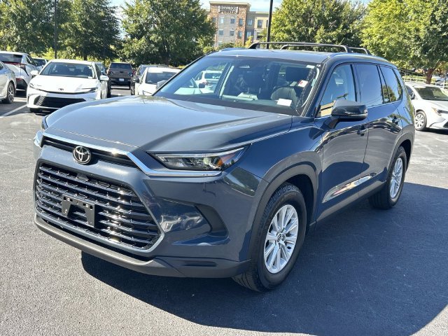 Used 2024 White Toyota XLE image 8