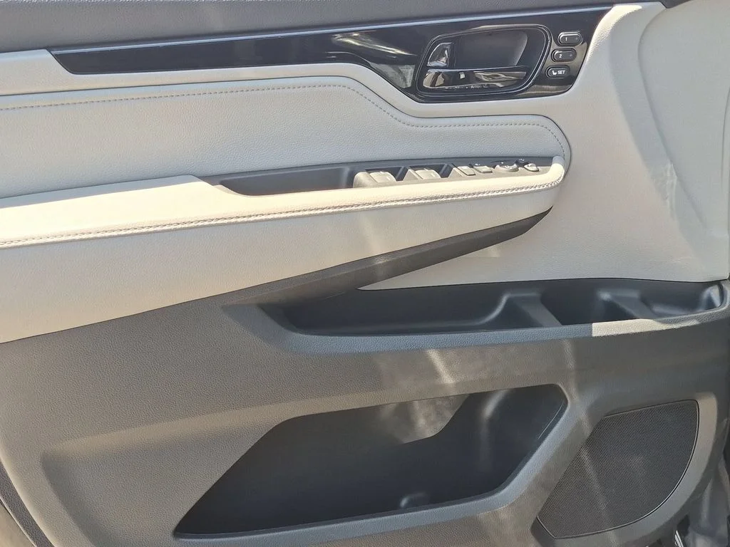 Used 2019  Honda Elite image 13