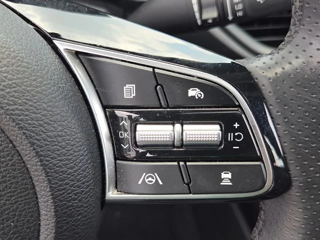 Used 2024 White Kia GT-Line image 23