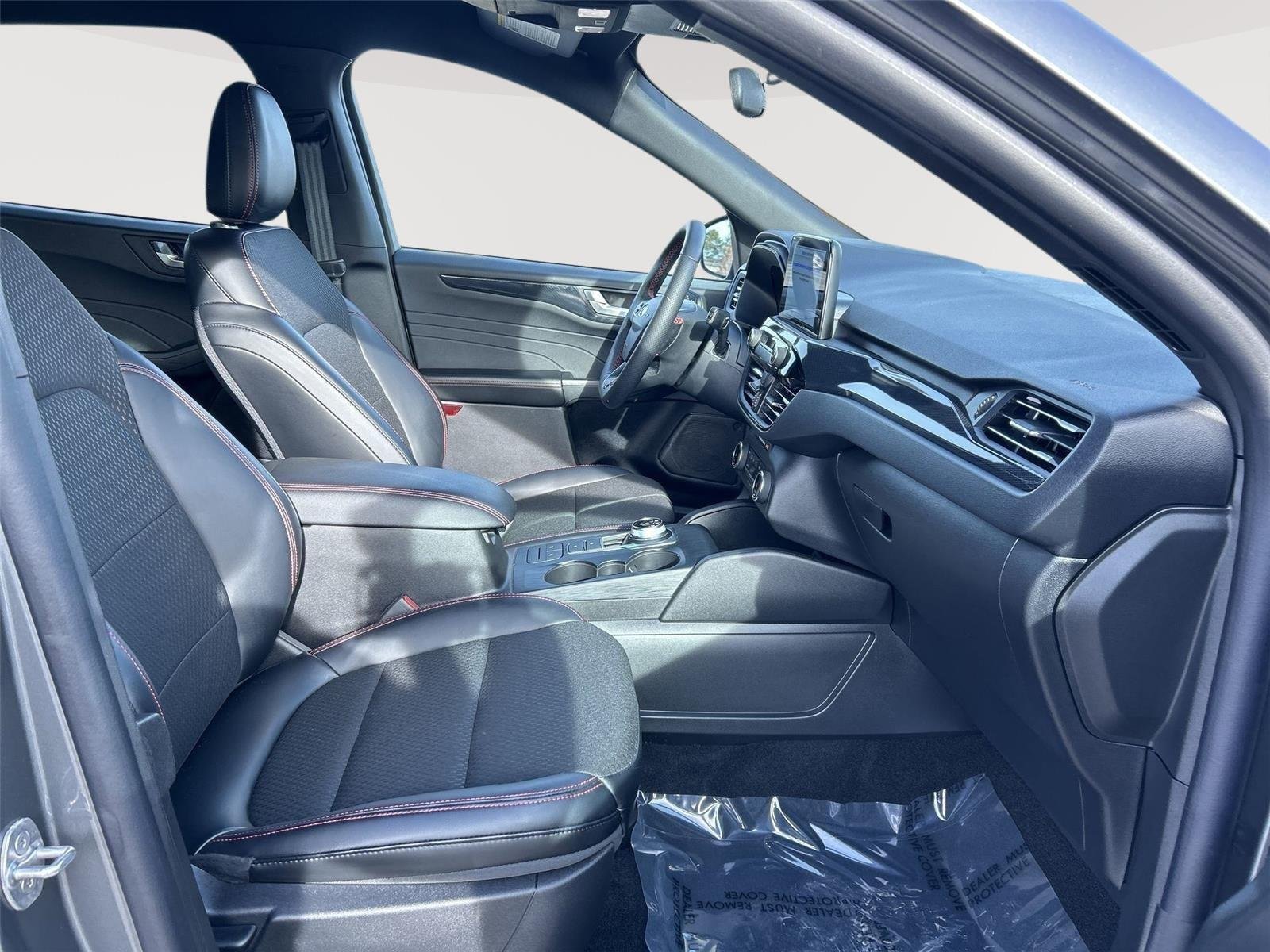 2025 Ford Escape ST-Line - Photo 23